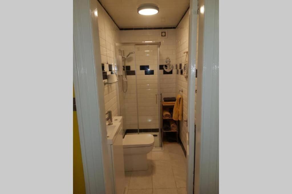 Snug - Fountain Bank Apartment 헬렌스버그 외부 사진