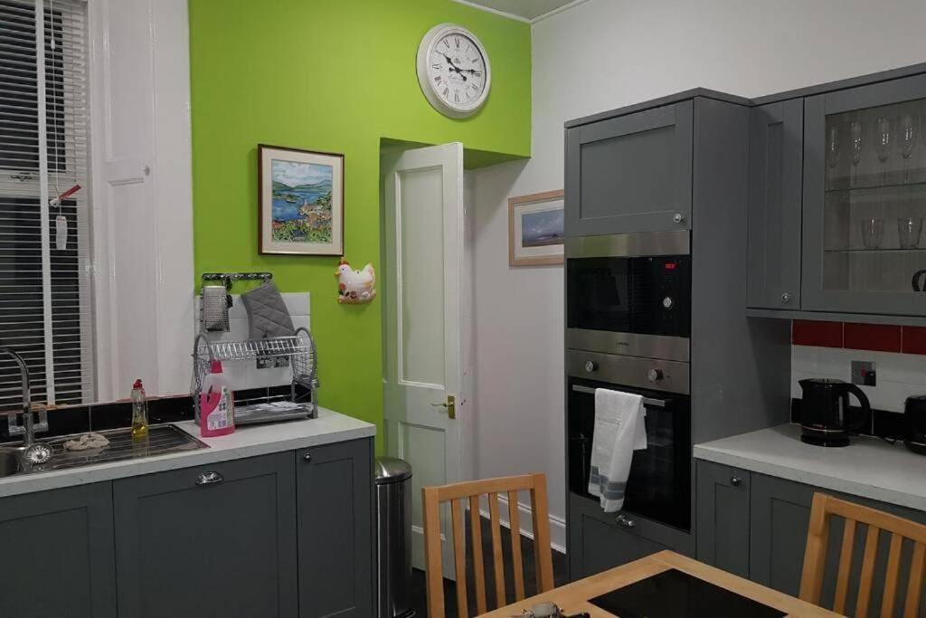 Snug - Fountain Bank Apartment 헬렌스버그 외부 사진